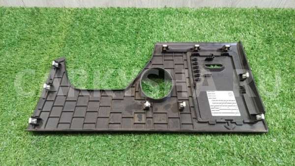 Накладка торпедо нижняя левая Renault Duster 2021 Renault 17 оригинальный номер 689211084R