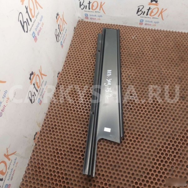 Накладка стойки двери BMW X1 