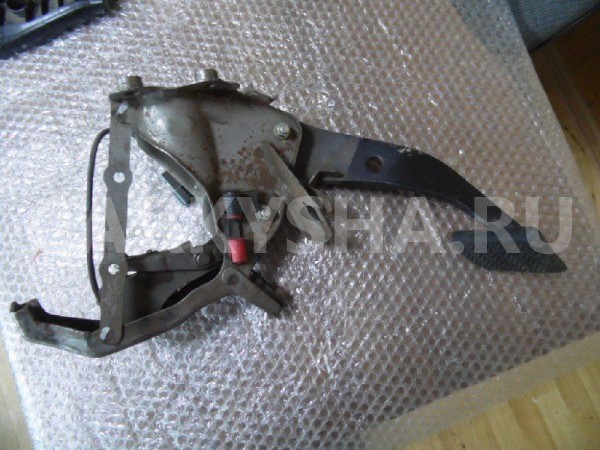 Педаль тормоза Toyota RAV4 III (2005—2010) Toyota RAV 4 оригинальный номер 4711042141