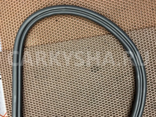 Уплотнитель багажника BMW X1 